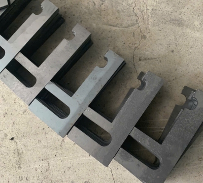 CNC chân plet